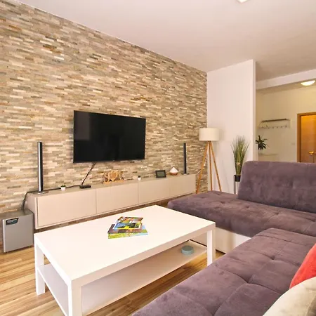 Vlado 2266 Apartment *